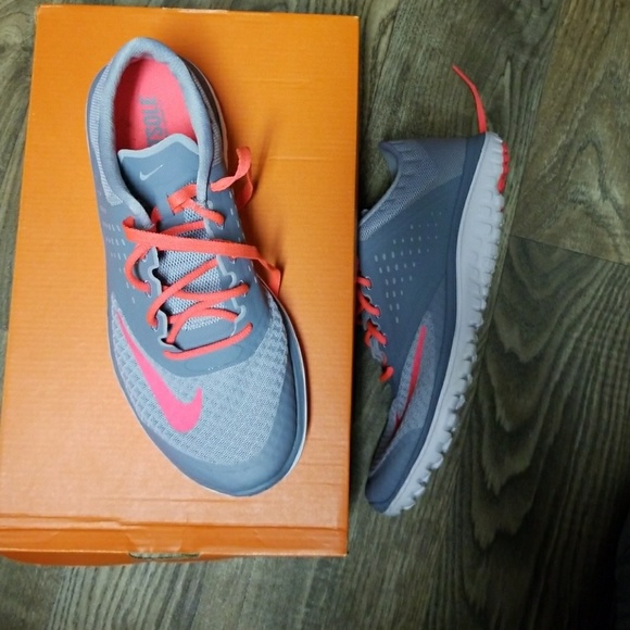 Shoes - Picture 2 of 4